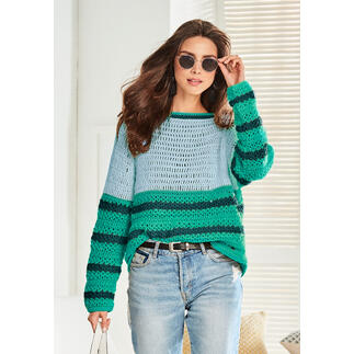 Gestreifter Pullover aus Cotonara in Blau- und Grüntönen mit lockerem Schnitt.