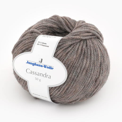 Greige Wollknäuel Cassandra von Junghans-Wolle, 50 g