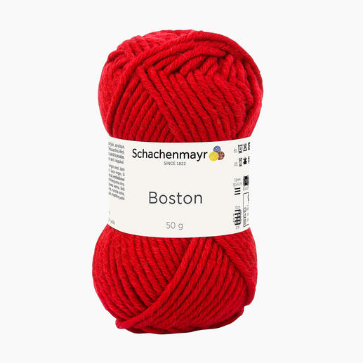 Weinrotes Knäuel Wolle namens Boston von Schachenmayr.