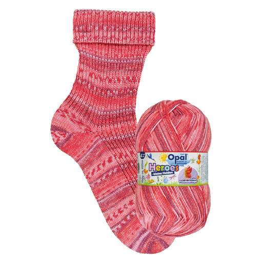 Opal Heroes 4-fach Socken in rot mit passendem Wollknäuel, auf weißem Hintergrund.