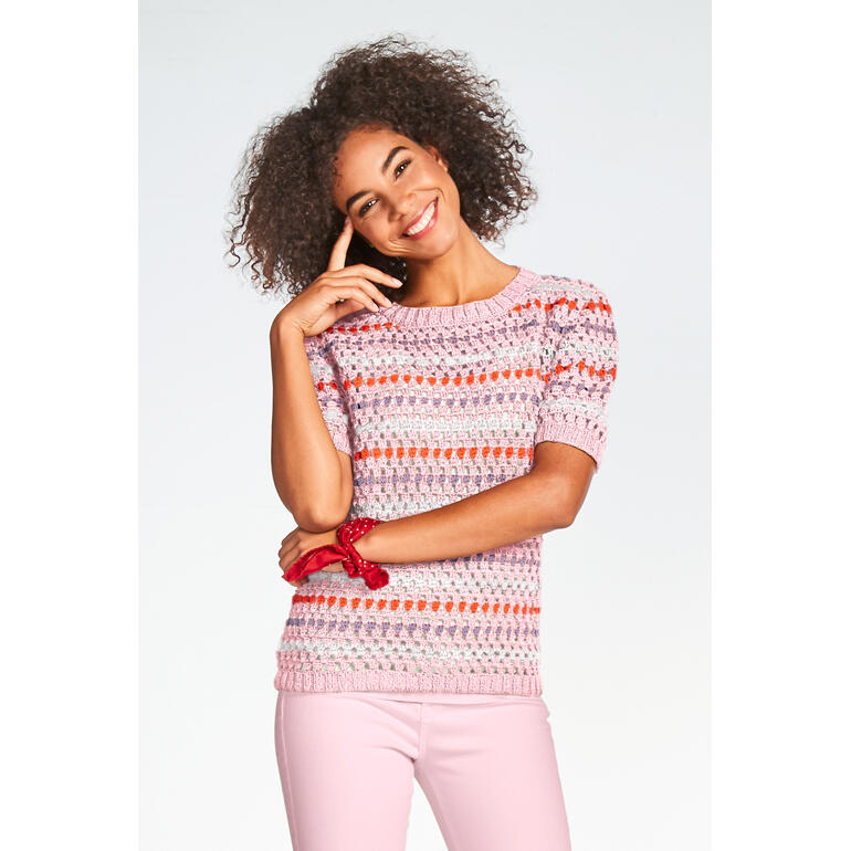 Gehäkelter Pulli aus Cottonprima in bunten Streifen mit kurzen Ärmeln.