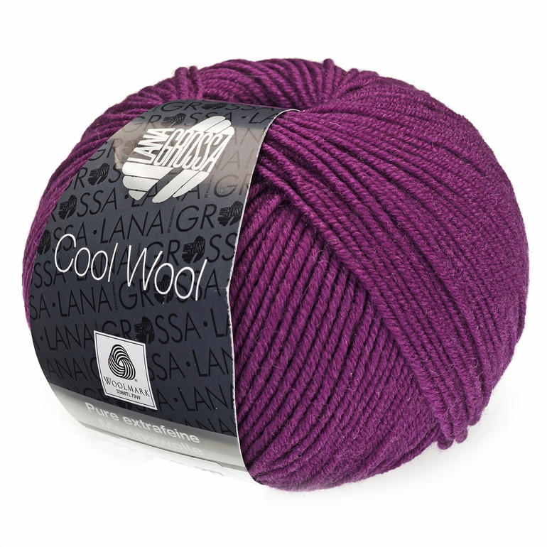 Cool Wool Merino in Brombeerfarbe, 50g, ideal für Strickprojekte.