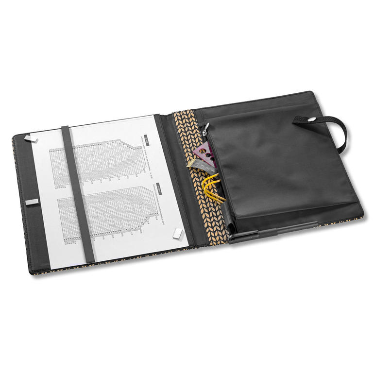 Halterung für Strickschriften mit geöffnetem Dokument und Tasche