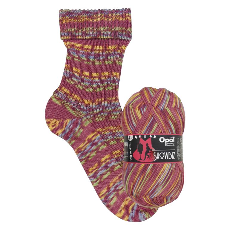Bunte Sockenwolle Showbiz 4-fach von Opal mit Socken