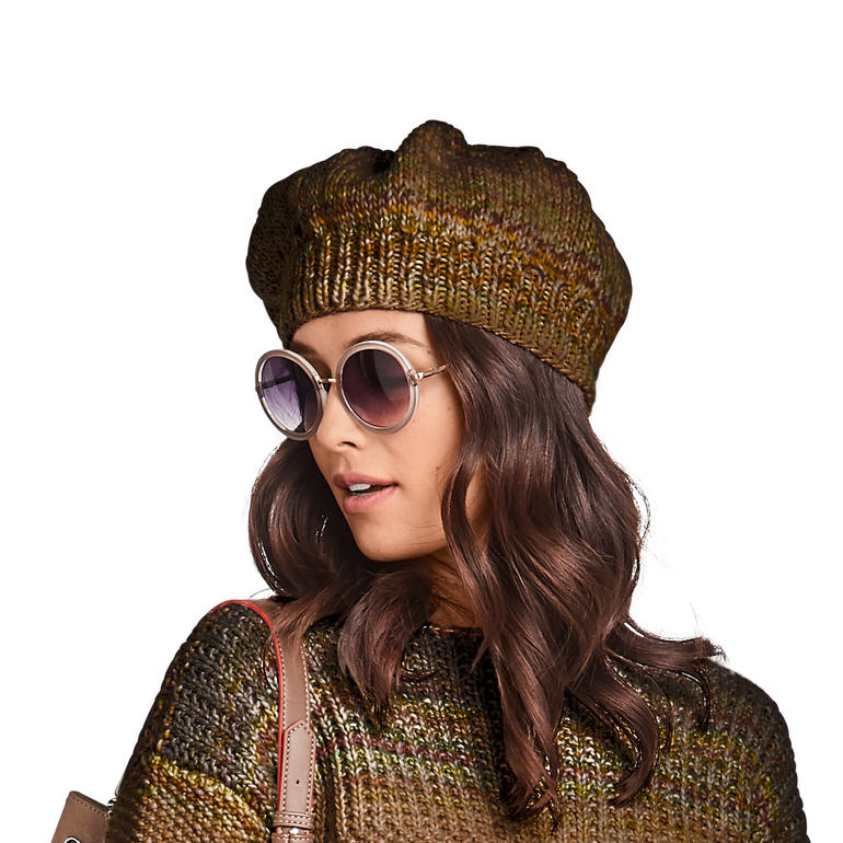 Baskenmütze aus Monello-90 Color in Erdtönen, getragen mit Sonnenbrille