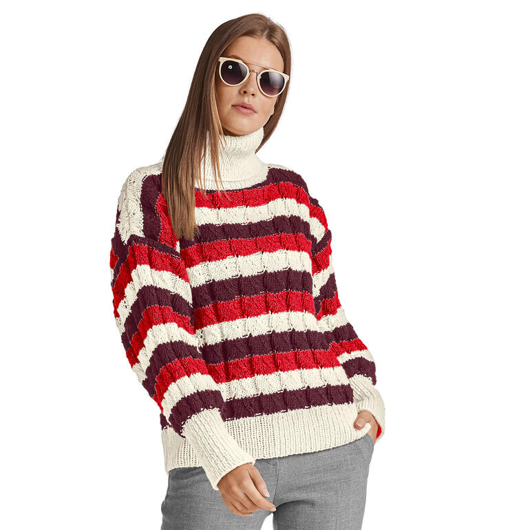 Frau in gestreiftem Rollkragenpullover in Rot- und Cremetönen.