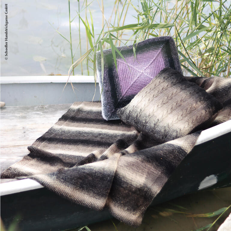 Kissenhülle aus Chic & Warm, Muster in braun und schwarz, dekorativ in der Natur.