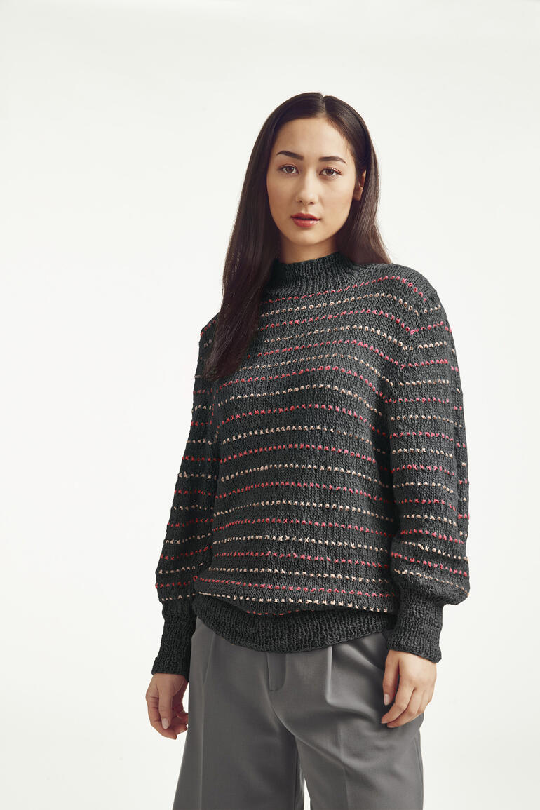 Lässiger Pullover aus Varese mit bunten Streifen und weiten Ärmeln.