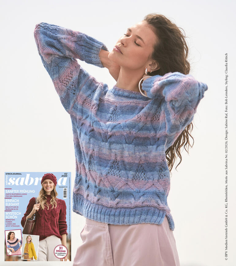 Anleitung für einen Pulli mit Zopfmuster aus Lotti-Colori in sanften Farben.