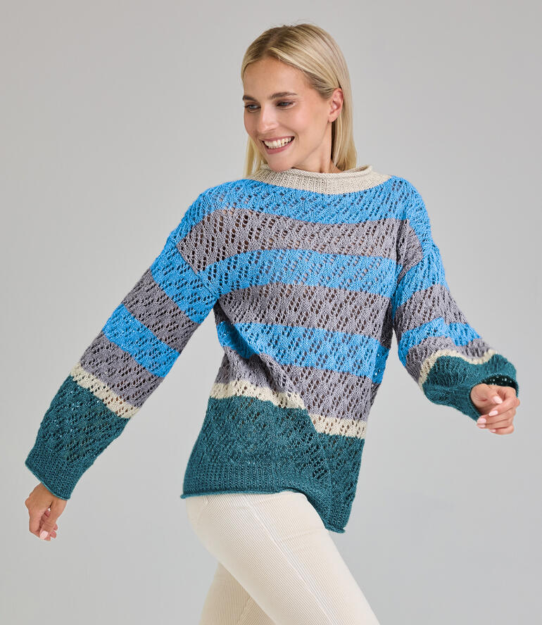 Pullover aus Wool-Yak in Blau- und Grautönen mit lockerem, strukturiertem Muster.