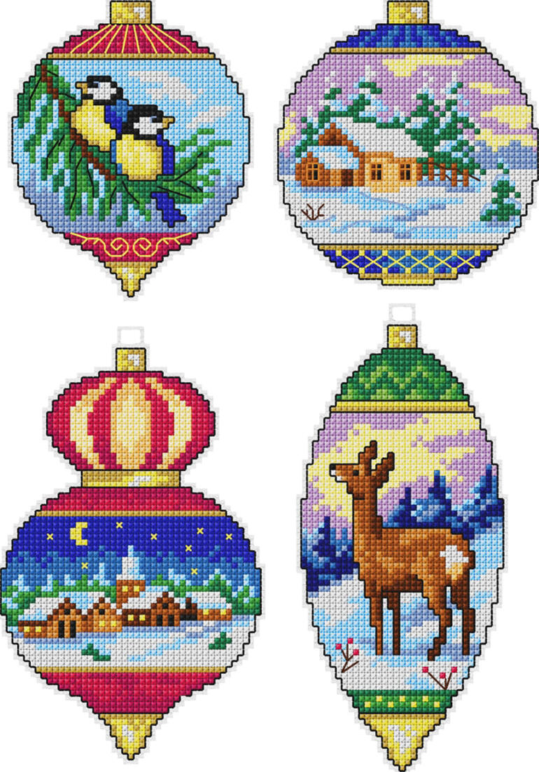 Set aus vier Deko-Anhängern mit weihnachtlichen Motiven