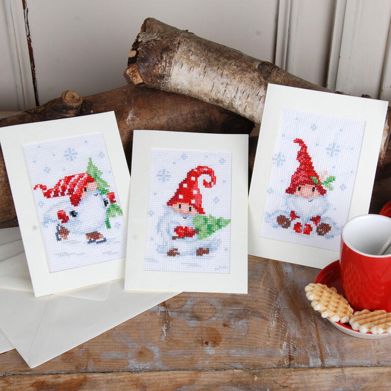 Drei Weihnachtskarten im Set mit Wichteln.