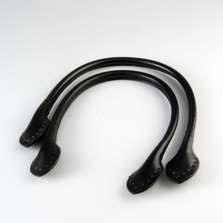Schwarzes Lederpaar für Taschengriffe mit abgerundeten Enden.