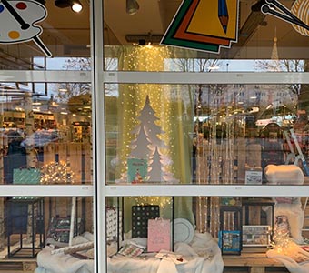 Junghans-Wolle Creativ Shop Schaufenster
